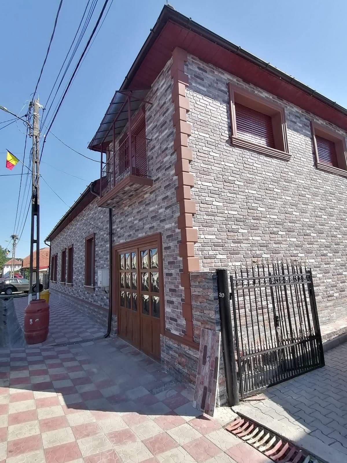 Colțar Decorativ - 100 x 16 x 24 cm