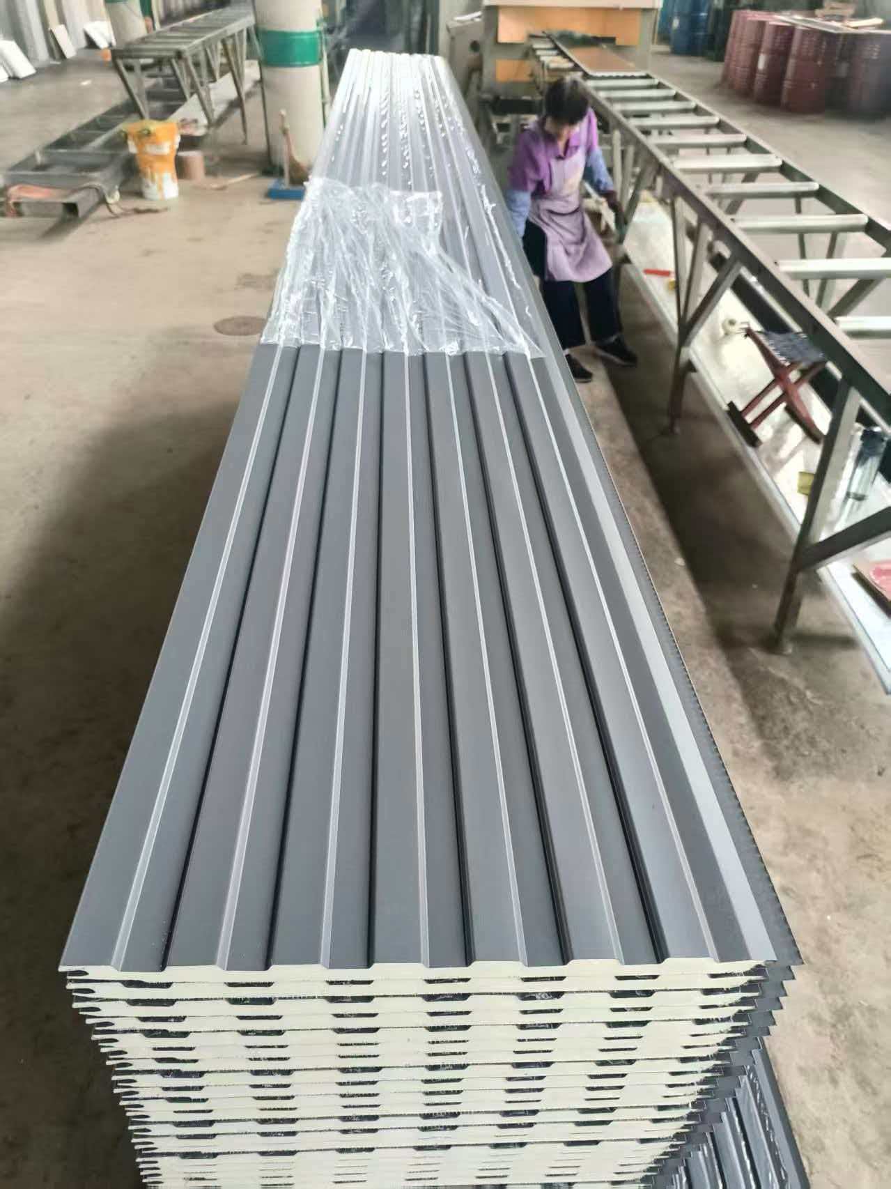 Panouri Metalice Decorative cu Izolație - CCB-009