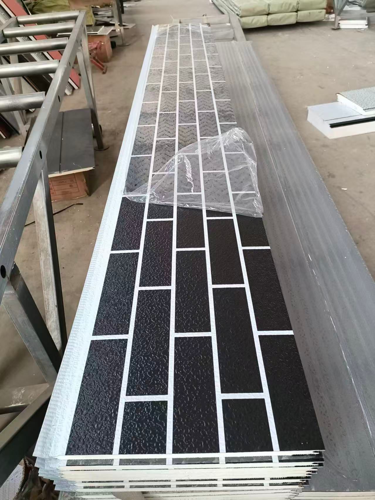 Panouri Metalice Decorative cu Izolație - TT-011
